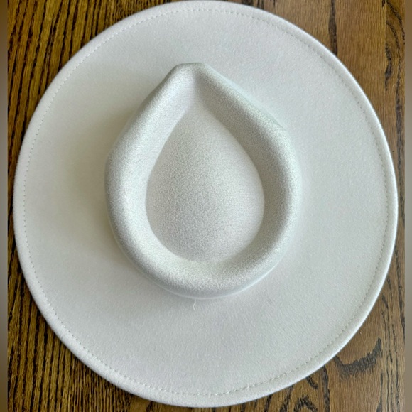 Kindred NWT Cream/Off White Fall Wide Brim Fedora Hat Adjustable Size - Picture 4 of 6